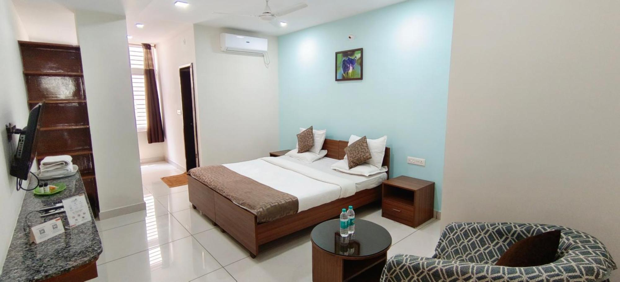 Sugamya Corner Guesthouse Майсур Экстерьер фото