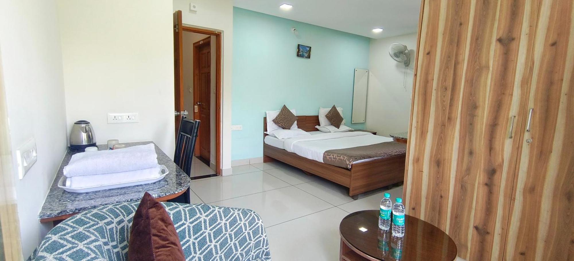 Sugamya Corner Guesthouse Майсур Экстерьер фото